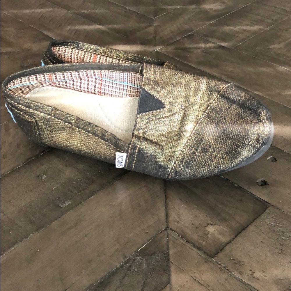 Toms